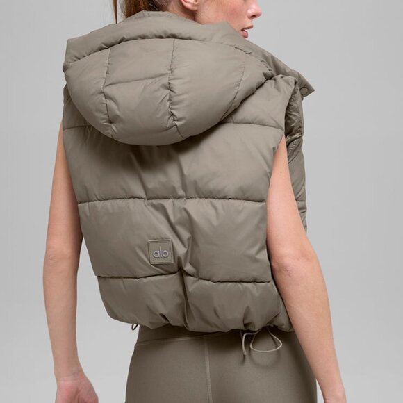 ALO YOGA GOLD RUSH PUFFER VEST Light Cocoa - Picture 1 of 6